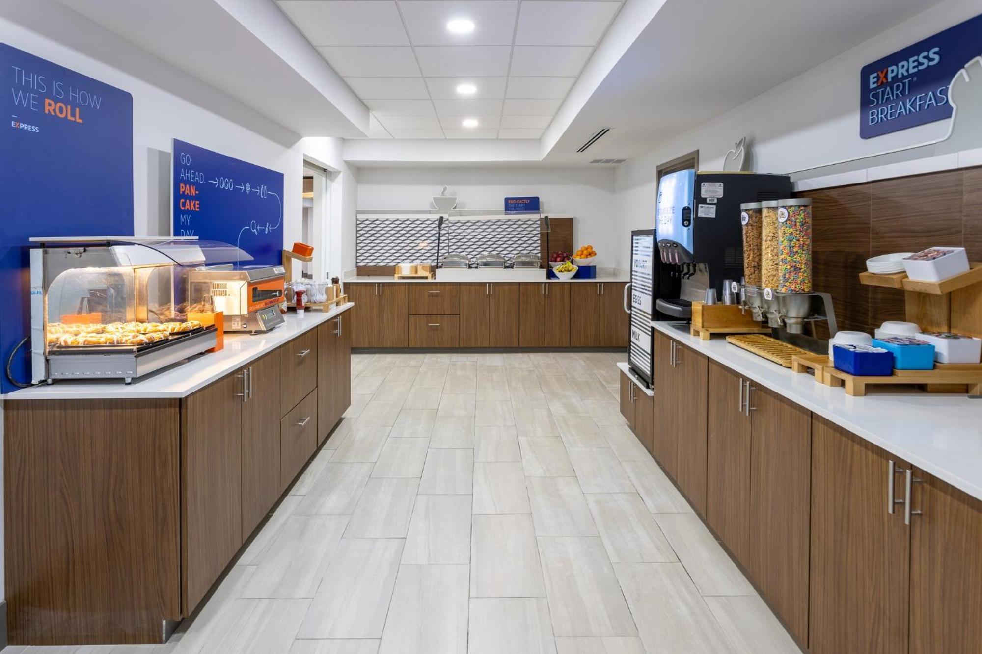 Holiday Inn Express Hotel & Suites Vineland Millville By Ihg Εξωτερικό φωτογραφία