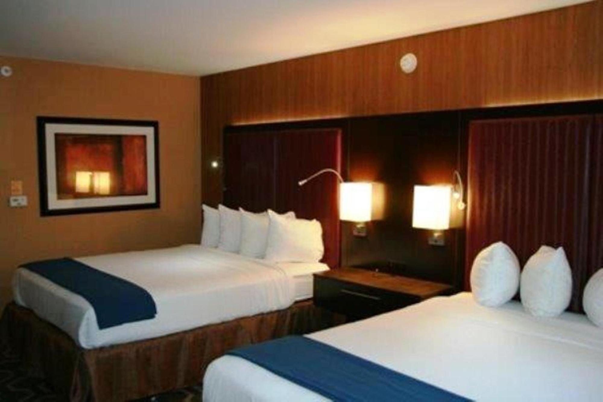 Holiday Inn Express Hotel & Suites Vineland Millville By Ihg Εξωτερικό φωτογραφία